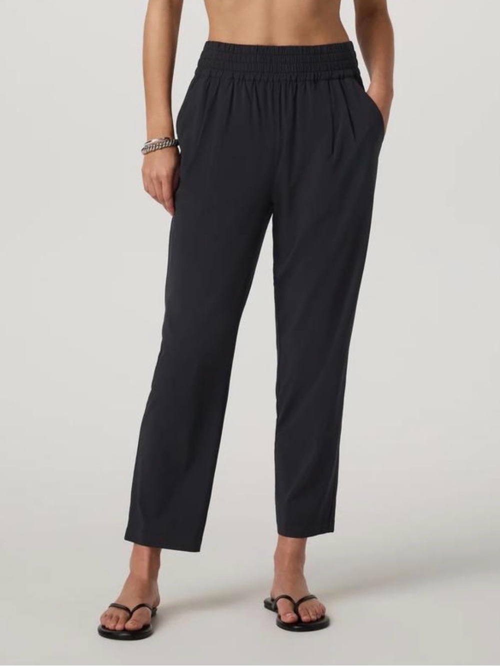 Vuori Villa Ankle Pants Gray Size Large Lightweight Travel Pants